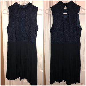 Lovely, flowy dress with lace